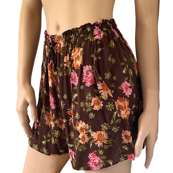 Nordstrom DR2 Floral Leisure Shorts 100% Rayon Lightweight NWOT Ruffled Waist - Picture 7 of 13